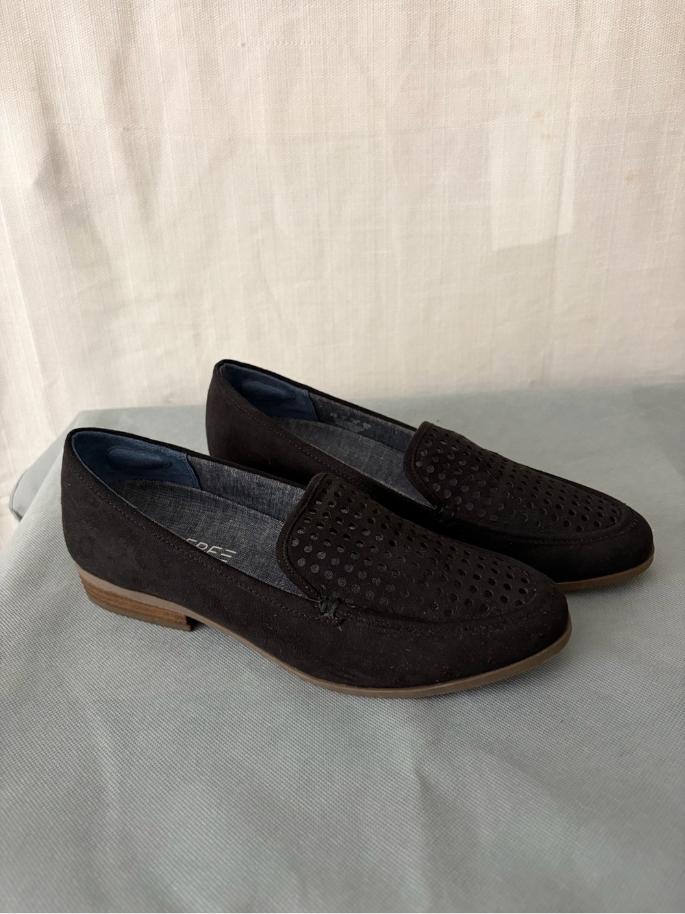 Dr. Scholl’s Be Free Perforated Suede Loafers Brown Womens Size 8M(B169)